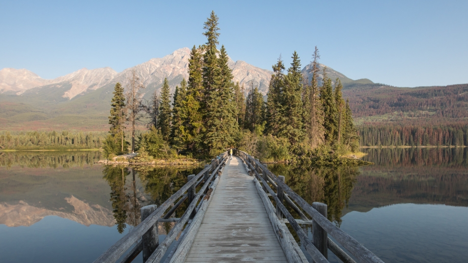 Pyramid Lake in Jasper National Park