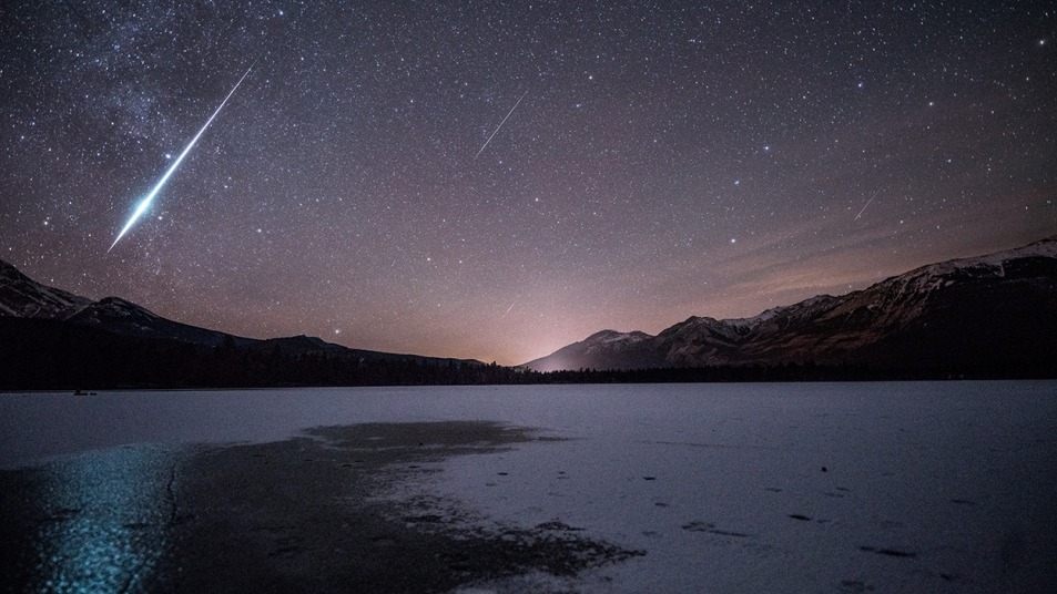 4 Meteors over Edit Lake