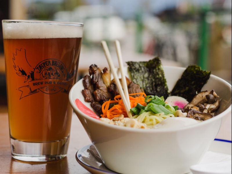 Rockhopper IPA & Bearhill Ramen at Jasper Brewing Company. Image: Jasper Brewing Company